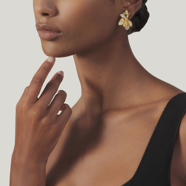 Giovanni Raspini skin earrings mother of pearl Earrings in 18 kt gold plated 925 silver and mother of pearl 12521