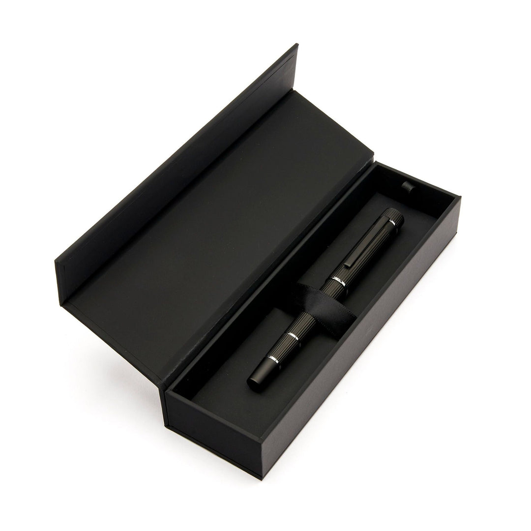 Hugo Boss Core Black HSF4852A fountain pen