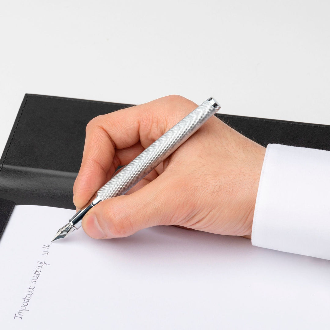 Hugo Boss Loop Diamond Chrome HSW3672B fountain pen