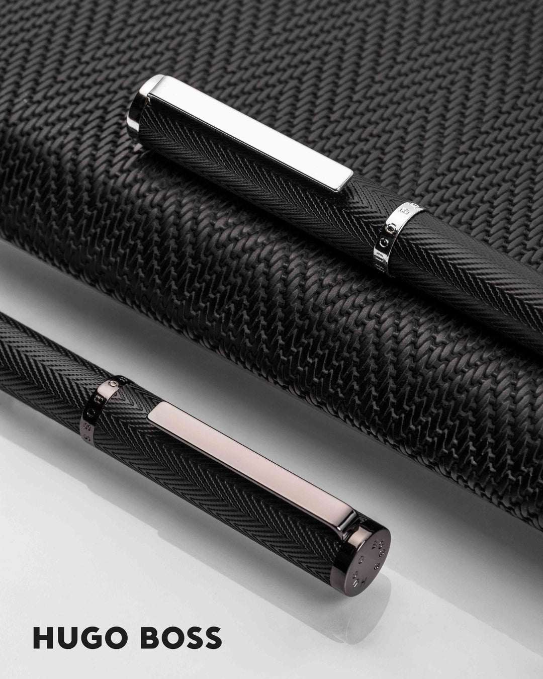 Hugo Boss Penna Roller Gunna Scadán Gunna HSI1065D Oiliúint