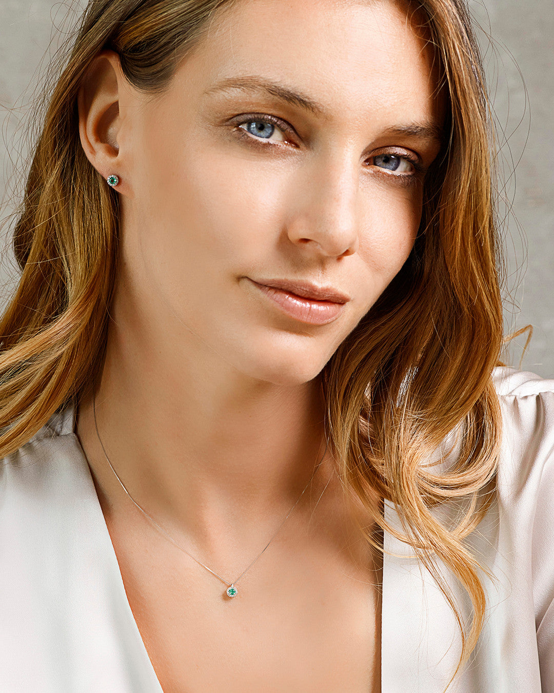 Comete Earrings in Gold and Round Emeralds ORB1118