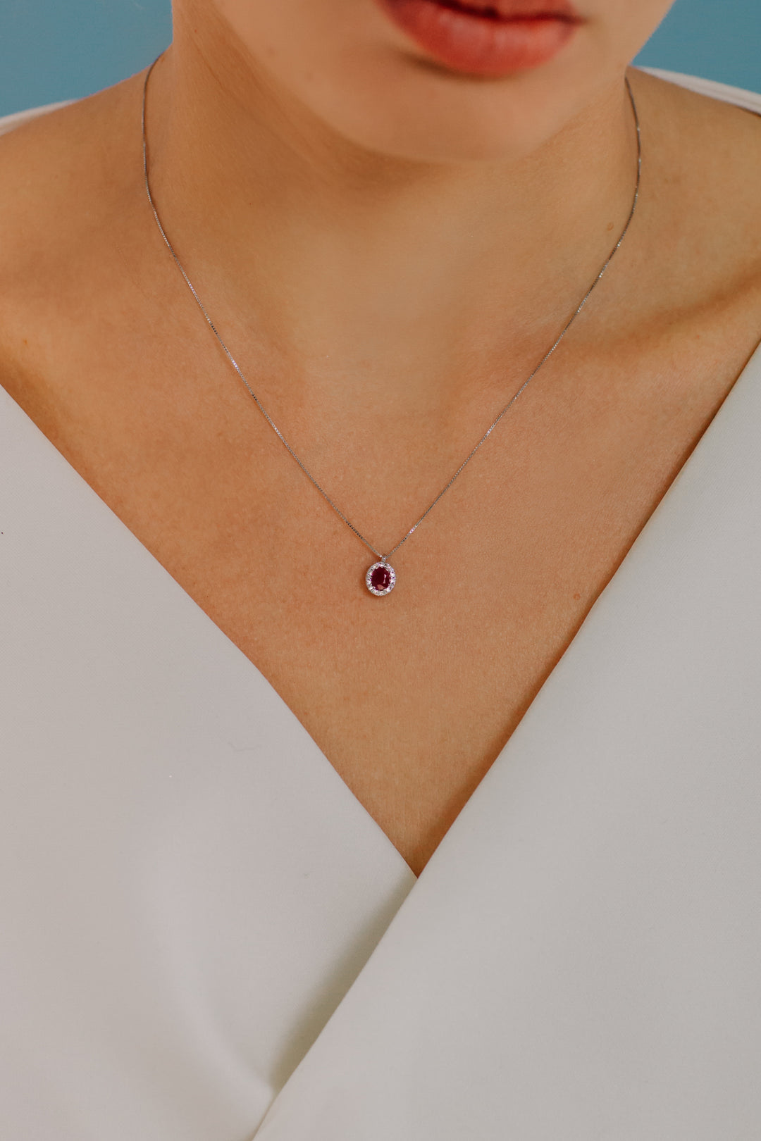 Comete Necklace in Gold, Diamonds and Oval Ruby GLB1673