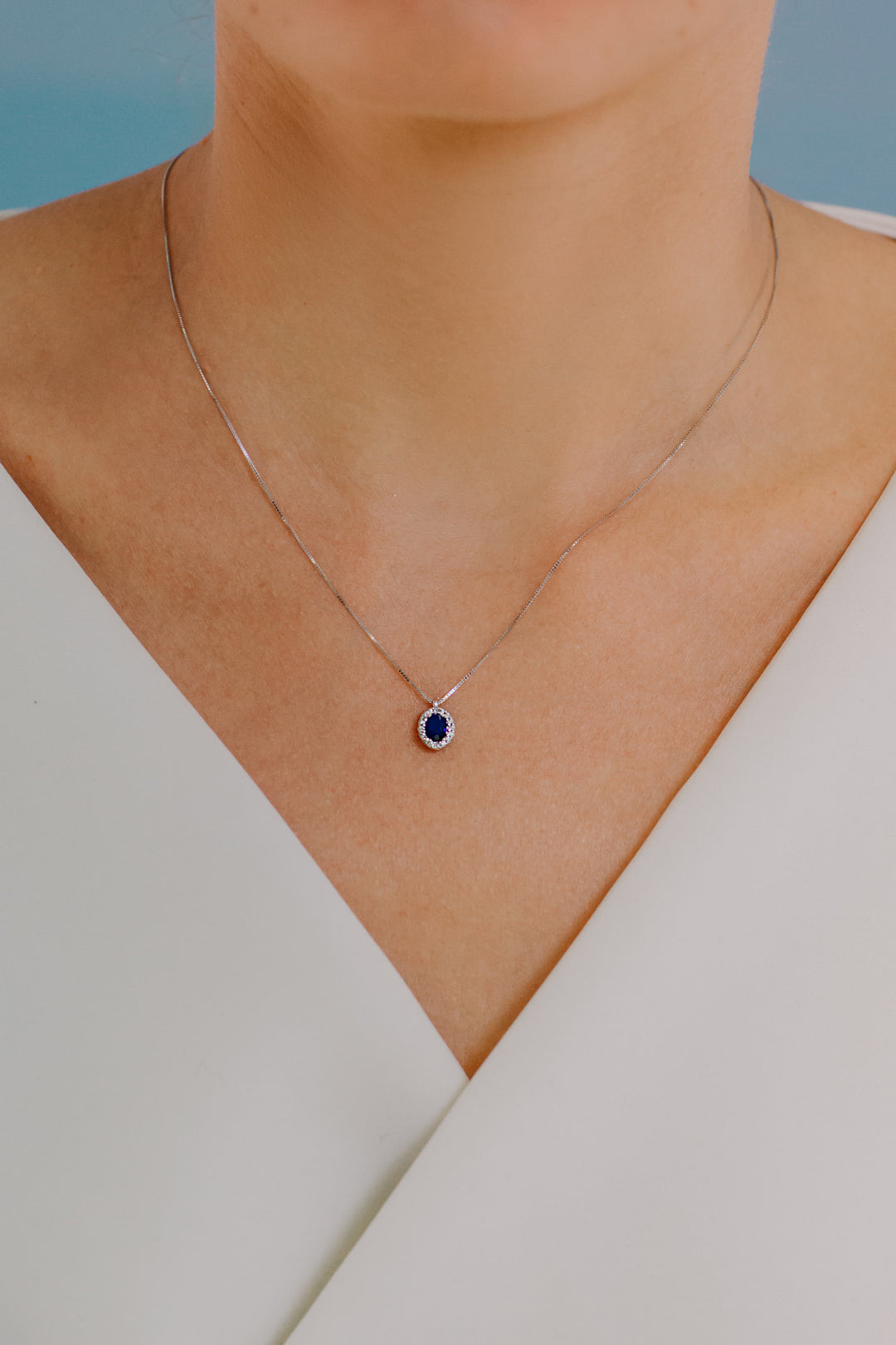 Comete Necklace in Gold, Diamonds and Oval Blue Sapphire GLB1671
