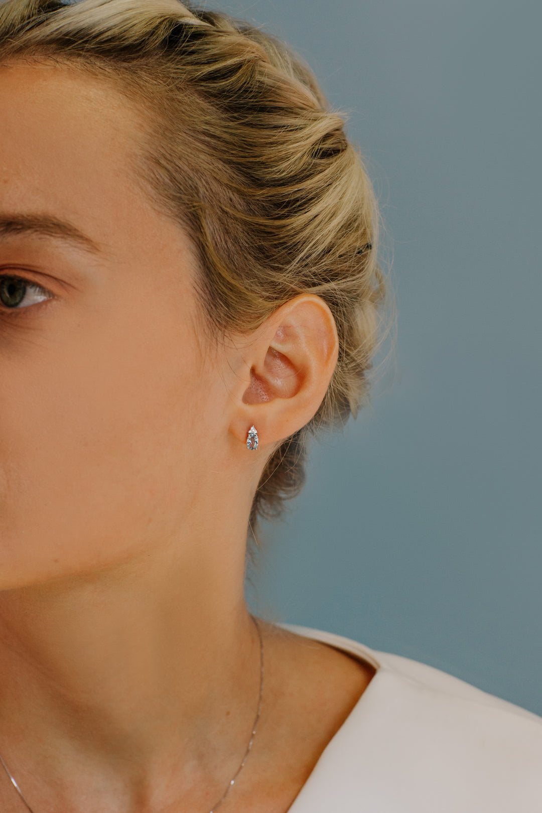 Comete Earrings in Gold, Diamonds and Oval Aquamarine ORQ227