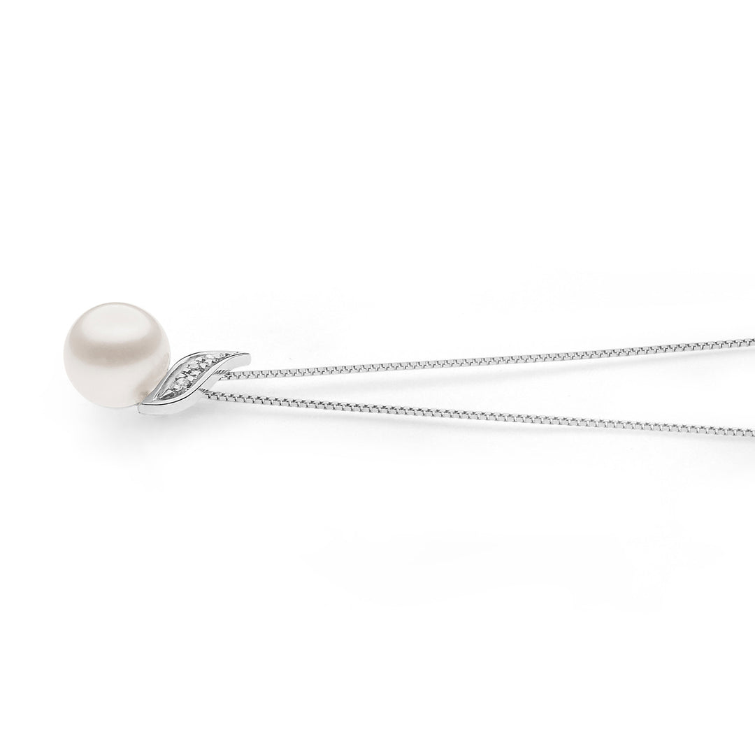 Comete Necklace Pearls in Gold and Diamonds GLP612