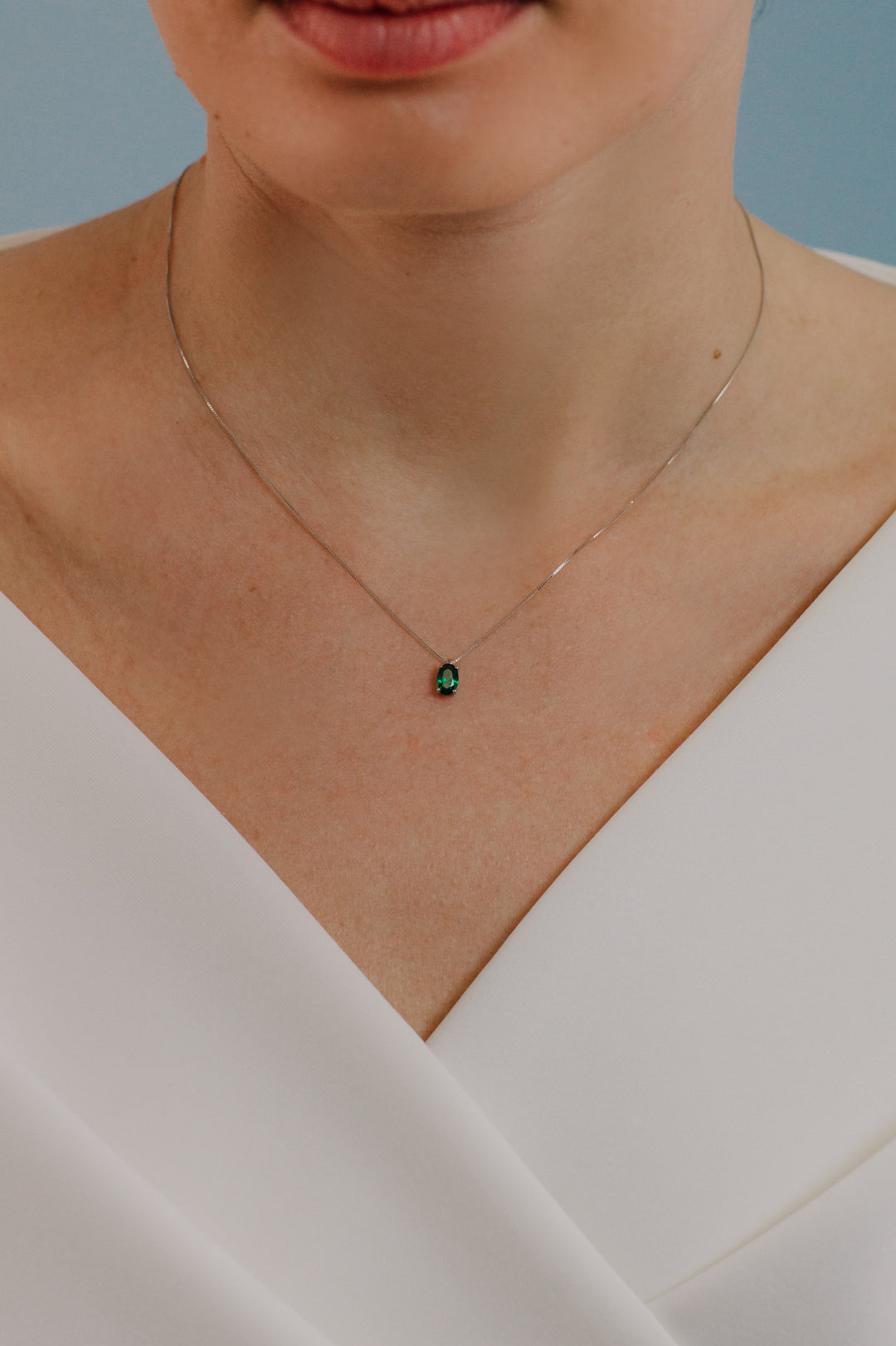 Comete Oval Necklace in Gold and Emerald GLB1620