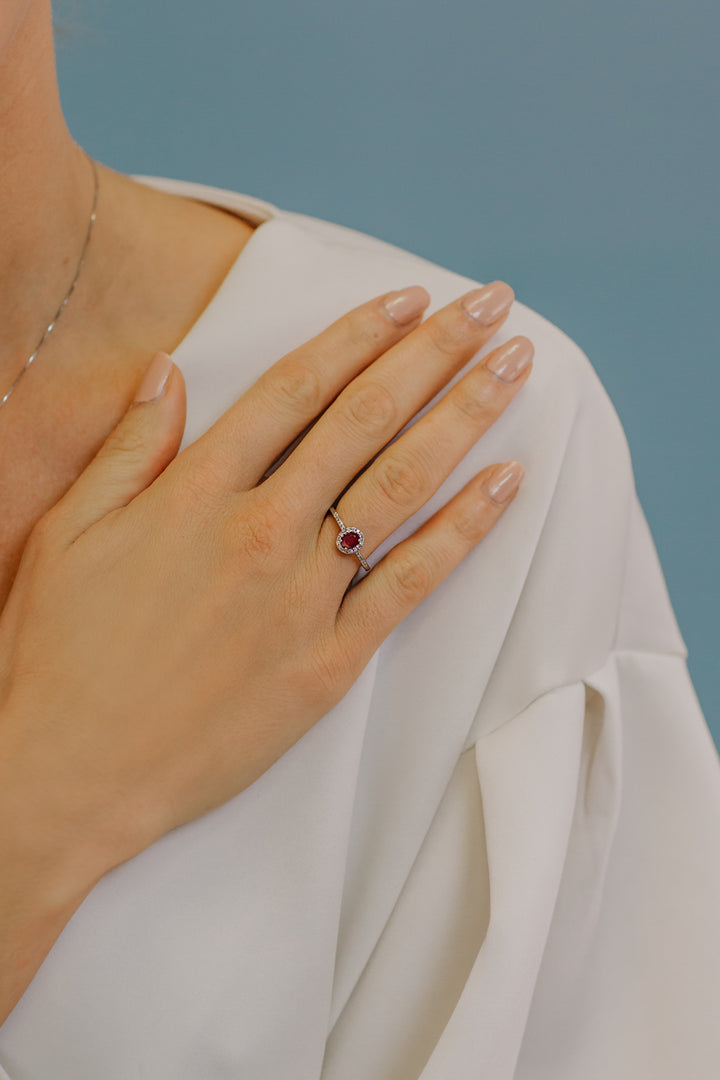 Comete Ring in Gold, Diamonds and Oval Ruby ANB2701