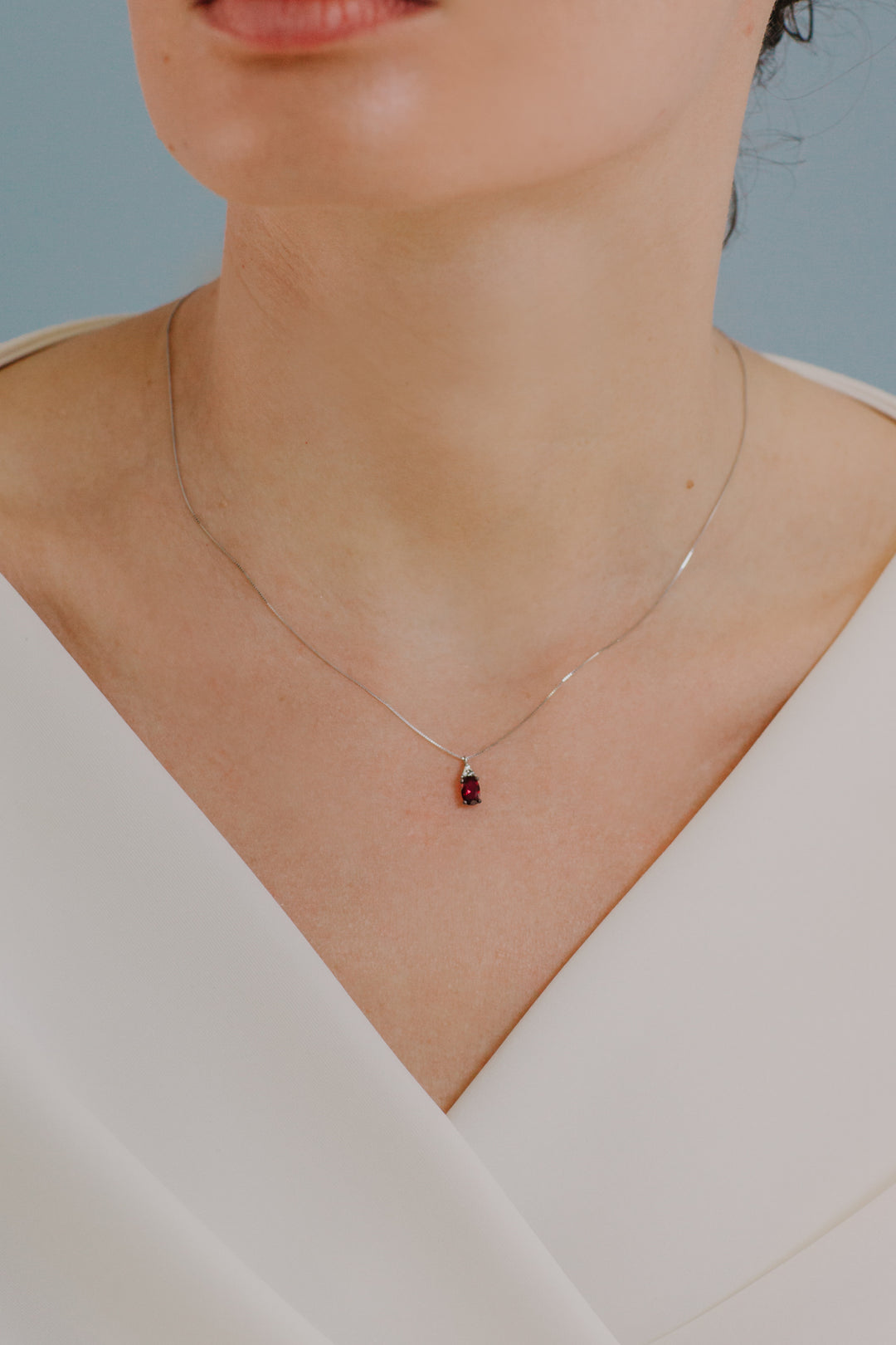 Comete Necklace in Gold, Diamonds and Oval Ruby GLB1616