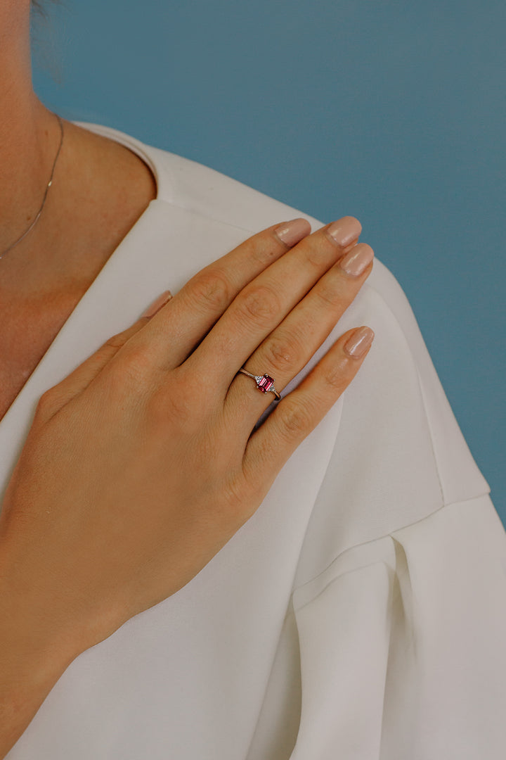 Comete Gold Ring with Diamonds and Octagonal Ruby ANB2357