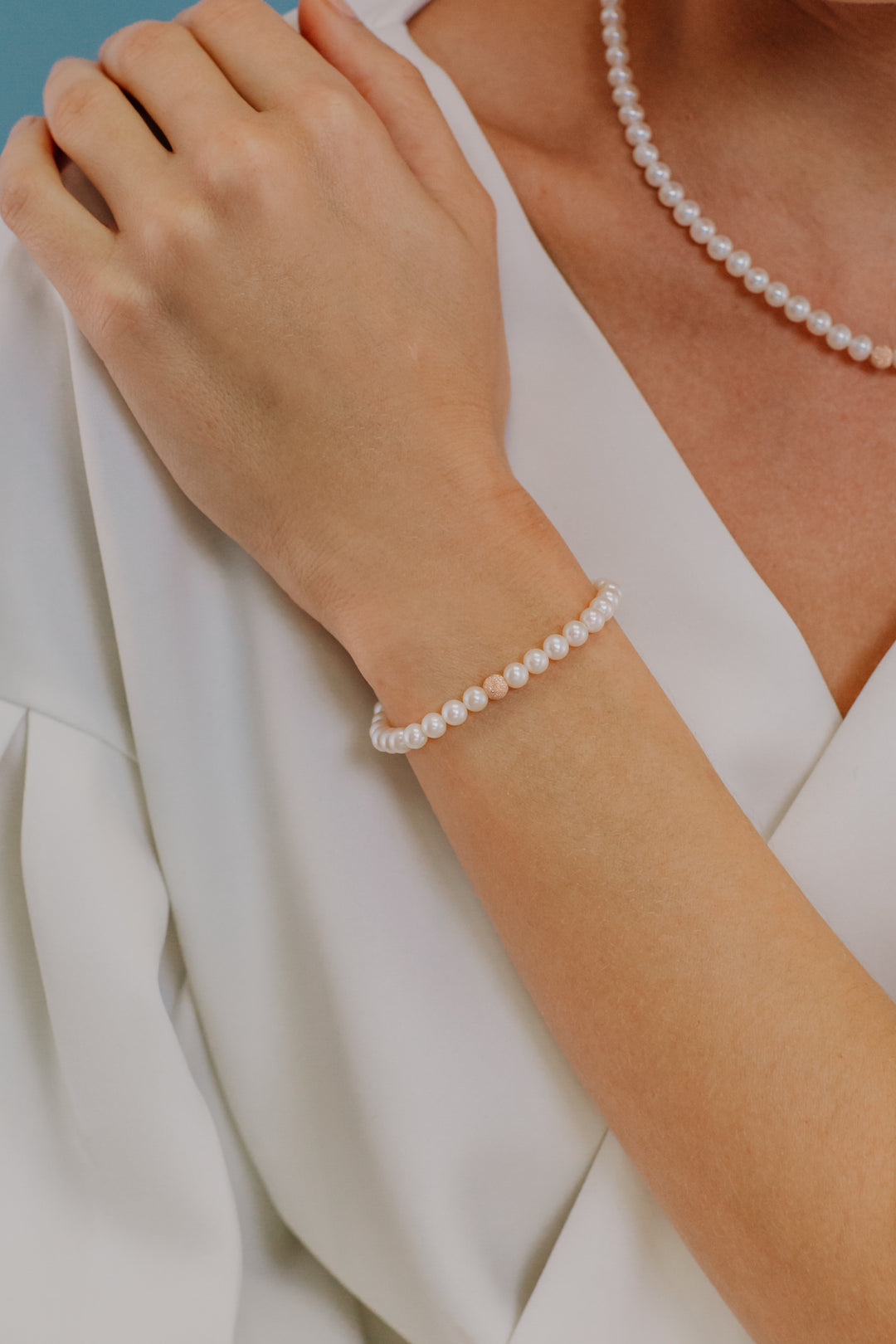 Comete Bracelet with Freshwater Pearls and Sphere in Rose Gold BRQ294