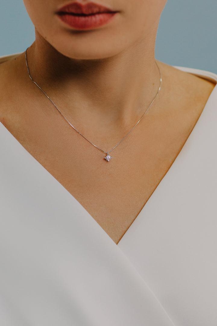 Comete Necklace Diamond light point in Gold and Diamond GLB1539G