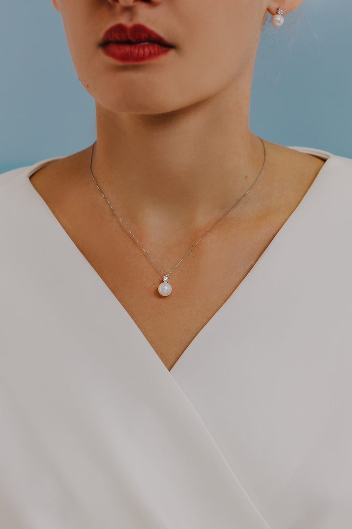 Comete Necklace Pearl light point in Gold and Diamond GLP596