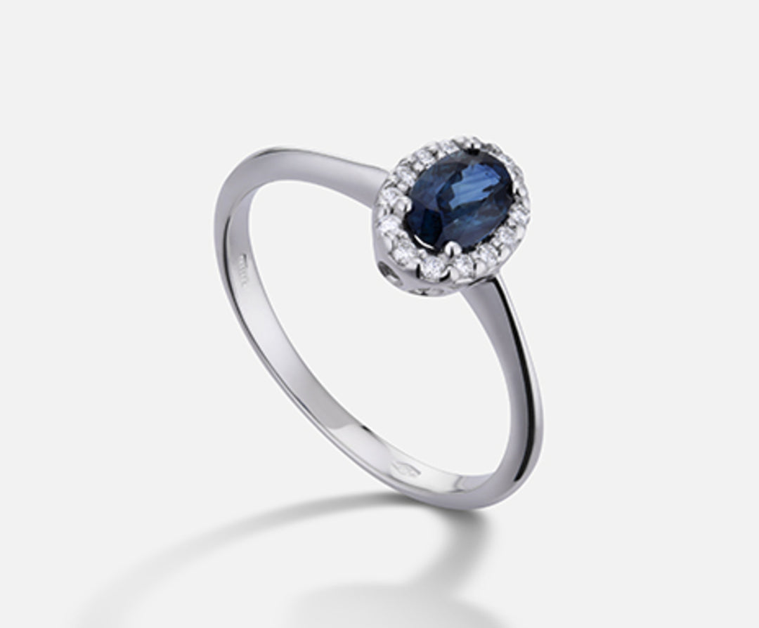 Mikiko an 18k oval sapphire 6x4 ct.0.40 dia ct.0.09 MA5115O4ZFD