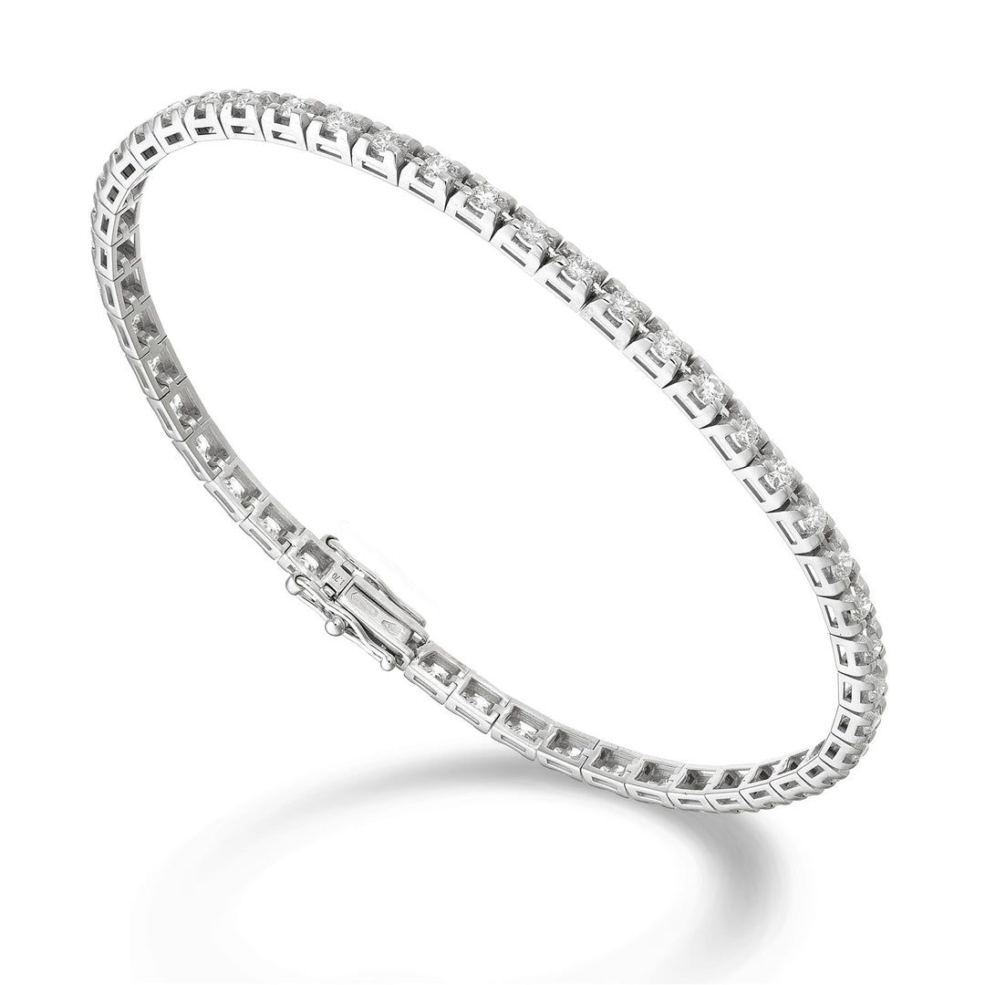 World Diamond Group cast tennis bracelet. light pyramid ct 0.02 each BTP801D0018-170-26012110166