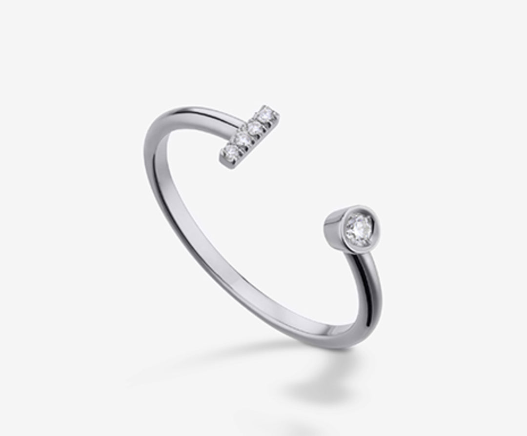 Golay an 9k letter i small white gold diam. ct.0.05 GAFID1R4