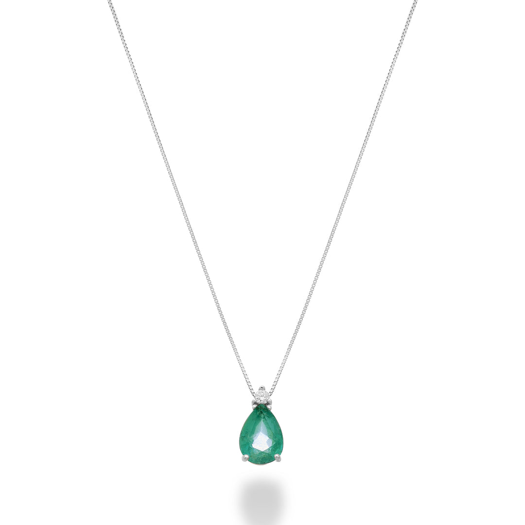 Nihama cl 9k oval emerald 7x5 with three diamonds ND5189R4BE