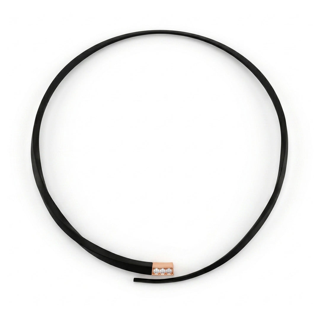 Golay necklace in black titanium and 18k gold with diamonds on the opening GD021O3DINE