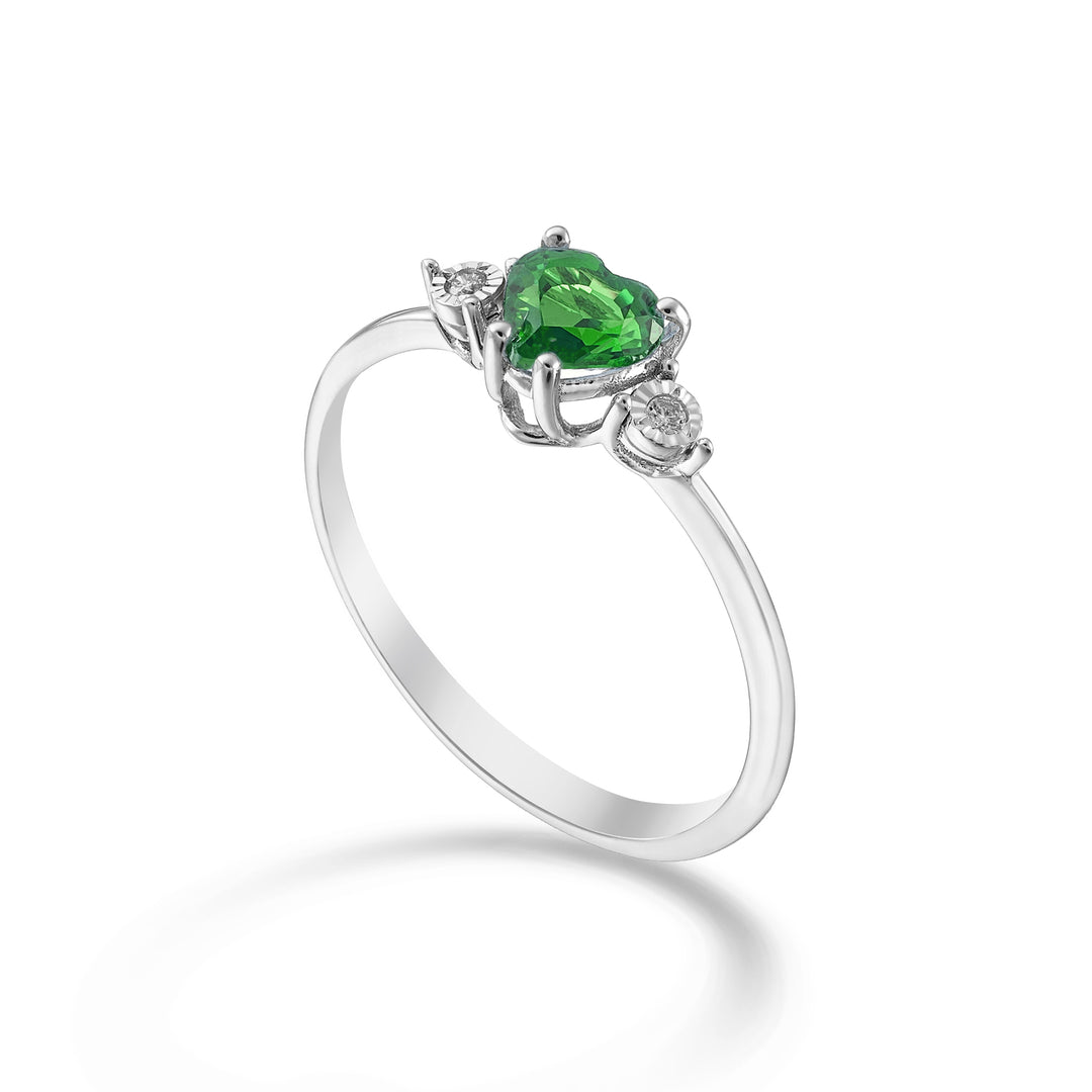 Nihama an 9k emerald 5x5 heart and side diamonds NA5215R4BE