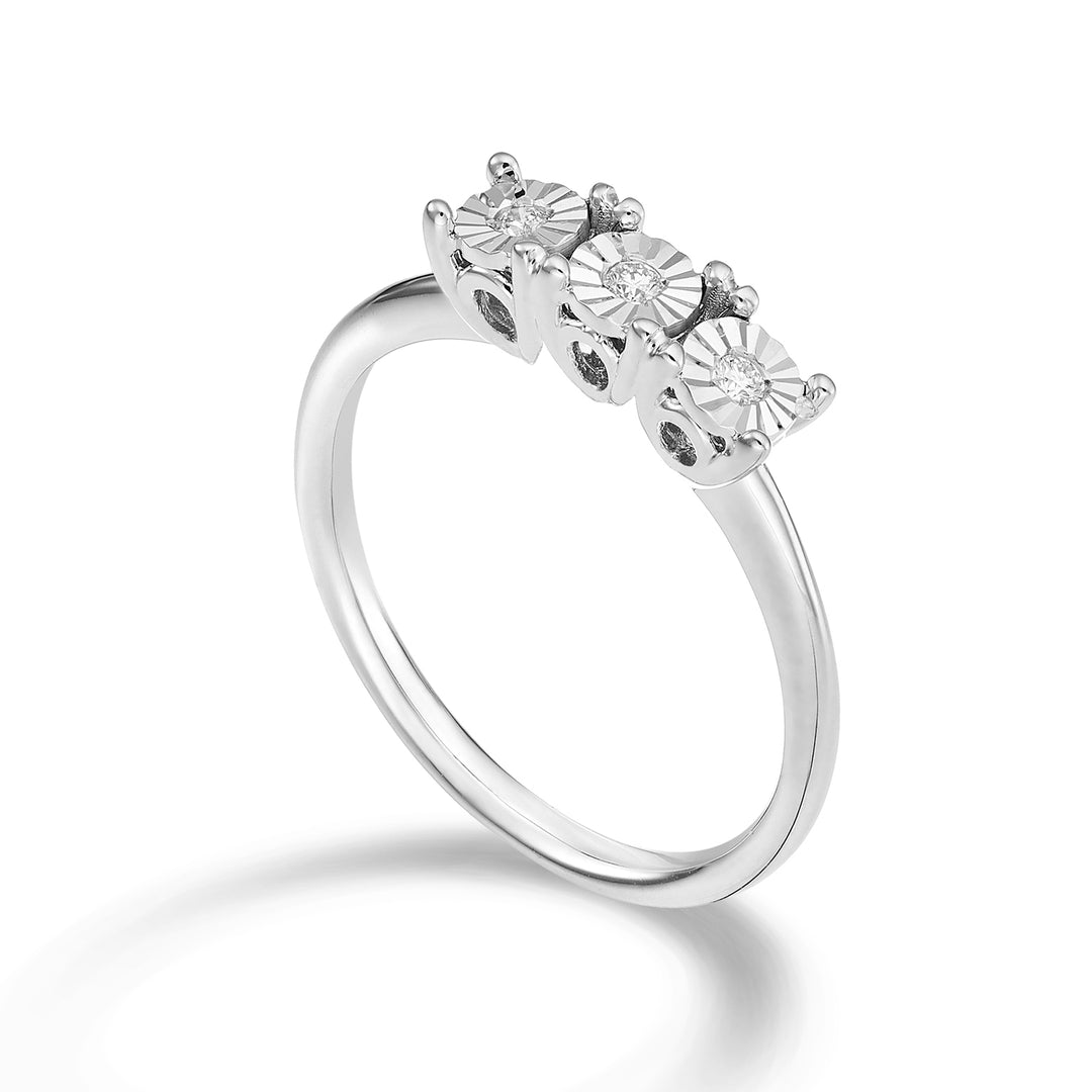 Mikiko an 18k linear trilogy 0.05 ct MA5155O4BR005