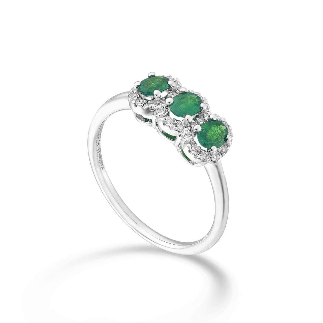Mikiko an 18k emerald trilogy oval 4x3 ct. 0.45 diam. ct.0.16 MA5194O4BE43