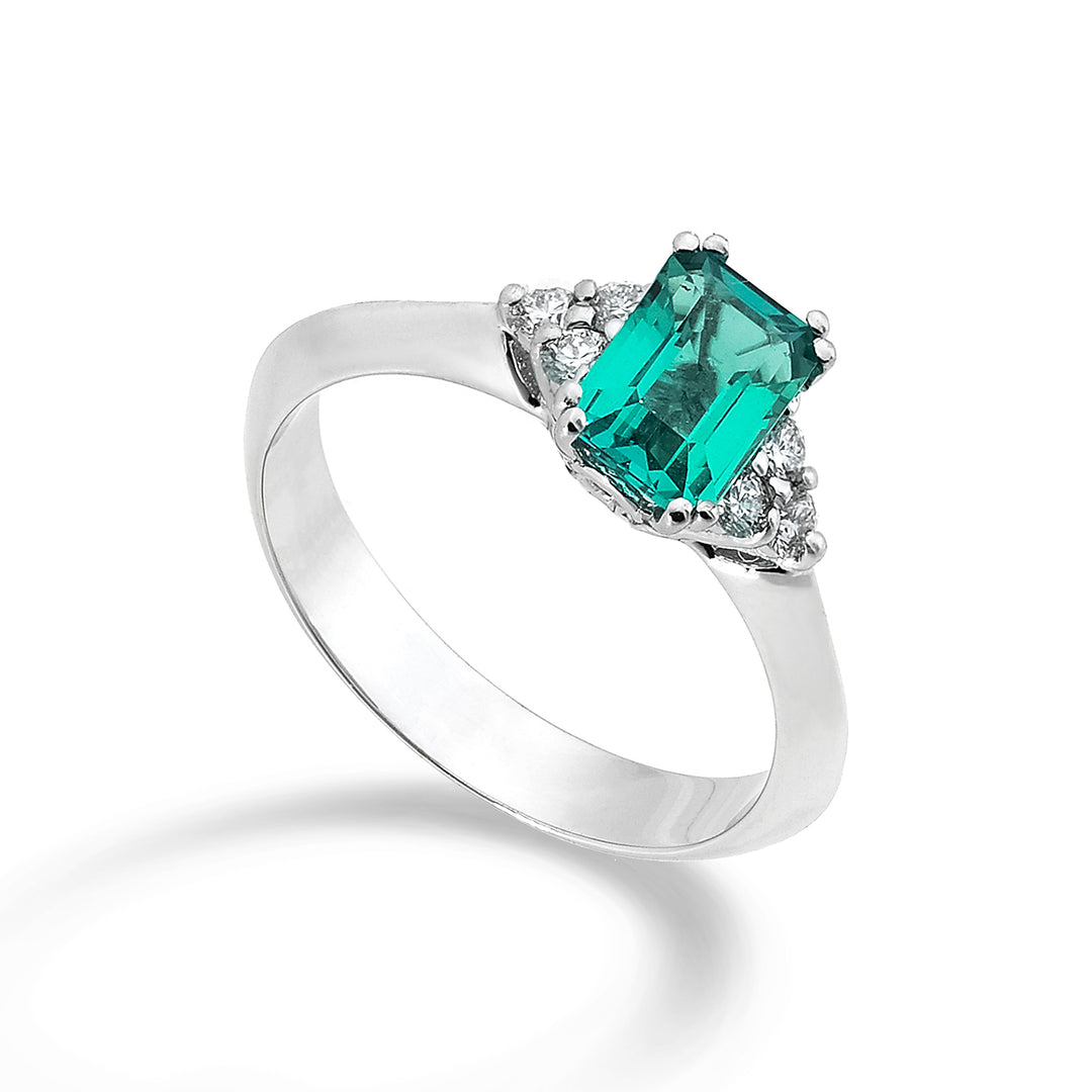 Mikiko an 18k EMS cut emerald 7x5 ct.0.80 dia ct.0.12 MACL113DISMREO4