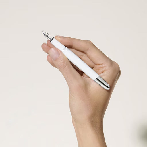 Montblanc Meisterstück Classique fountain pen white tip M 137120