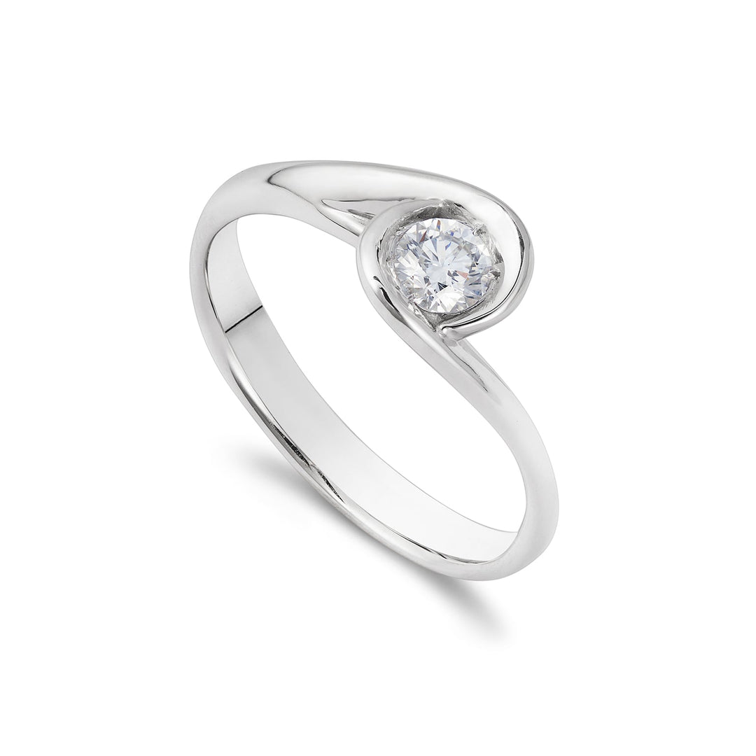 Solitaire Golay in 18kt Gold agus Calla Diamonds
