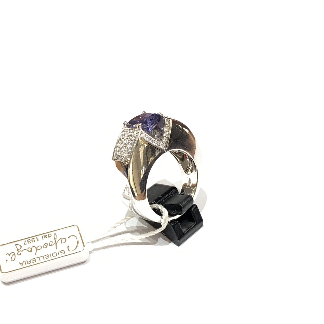 Capodagli anello oro bianco 18kt Iolite 2,00ct e diamanti 0,50ct - Gioielleria Capodagli